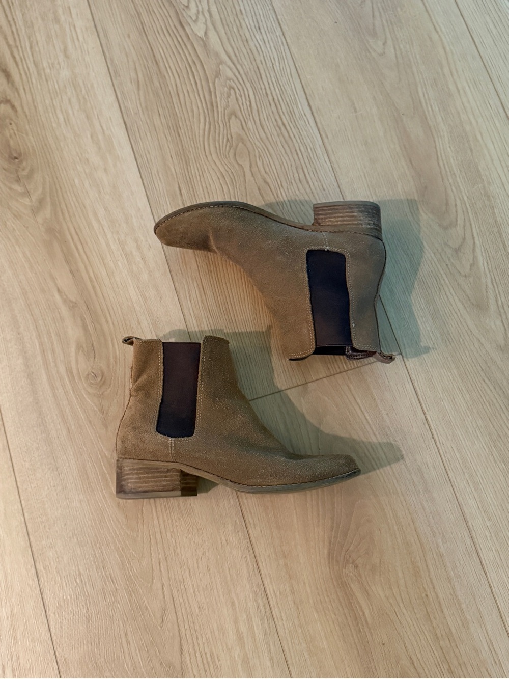 Women’s Gap Tan Suede Chelsea Ankle Boots - Classic Slip-On Style